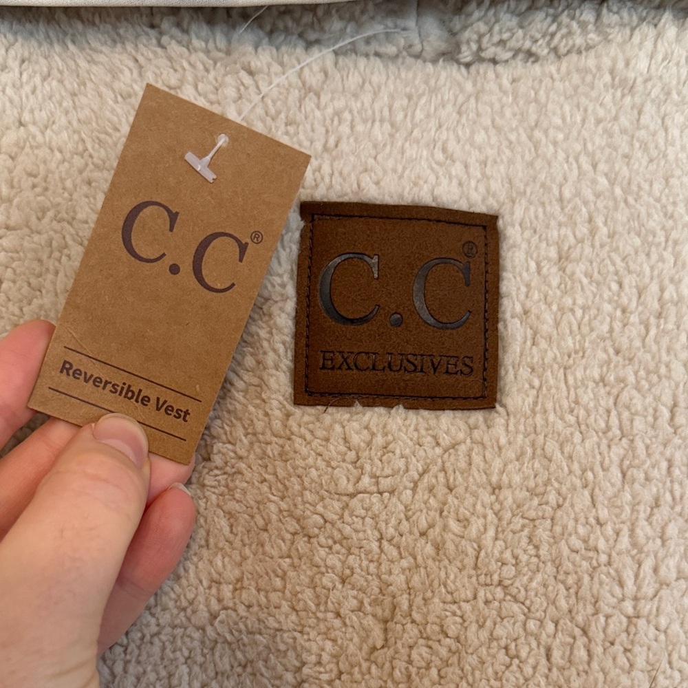 C.C Cream Reversible Sherpa Vest - Picture 2 of 5